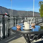 Sognefjord Gjesteheim Vangsnes