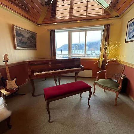 Sognefjord Gjesteheim Bed & Breakfast