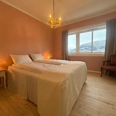 Sognefjord Gjesteheim Bed & Breakfast Vangsnes