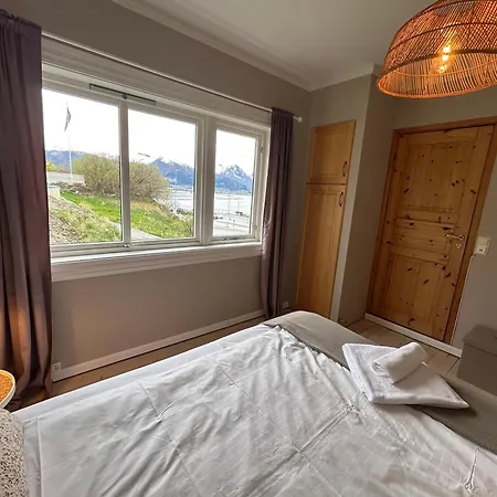 Sognefjord Gjesteheim Bed & Breakfast *