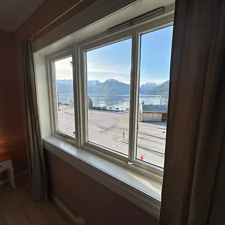 Sognefjord Gjesteheim Vangsnes