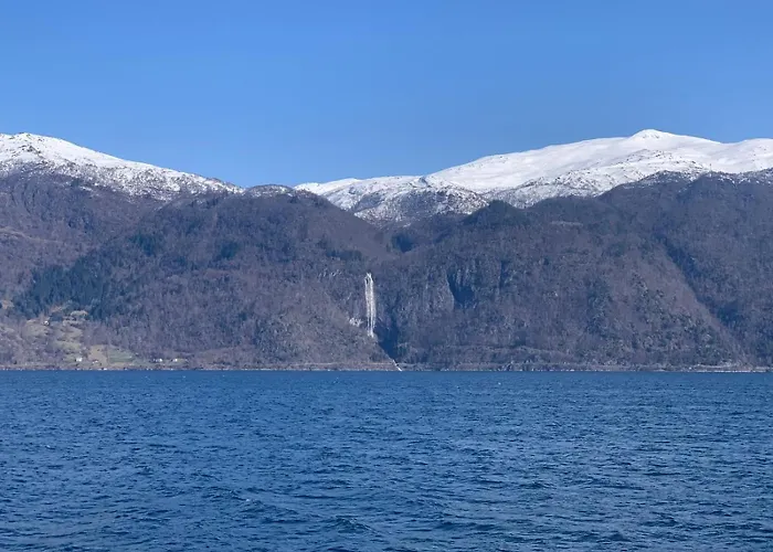 Sognefjord Gjesteheim Bed & Breakfast *