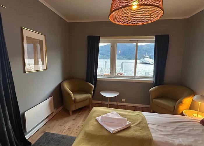 Sognefjord Gjesteheim Bed & Breakfast *