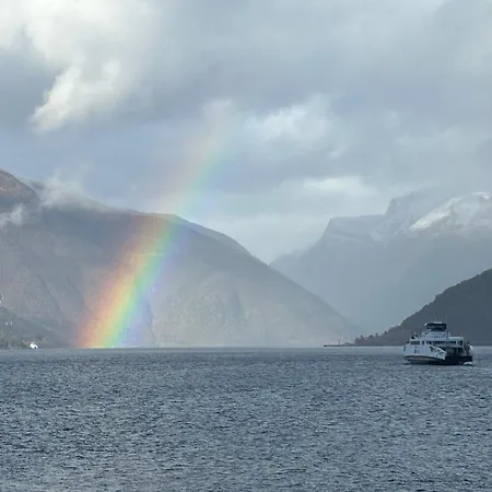 Sognefjord Gjesteheim 住宿加早餐酒店 旺斯内斯