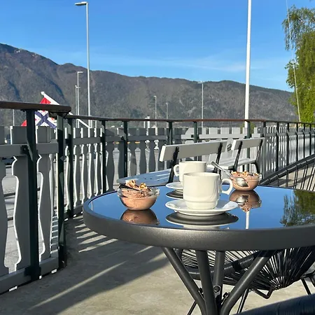 Sognefjord Gjesteheim Vangsnes