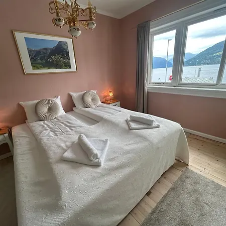 Sognefjord Gjesteheim 住宿加早餐酒店 *